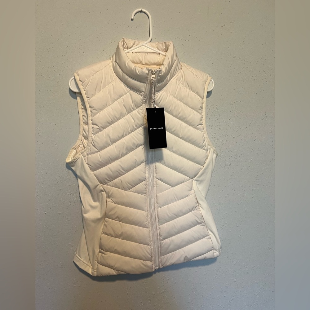 NWT Fabletics cream puffer vest, size L